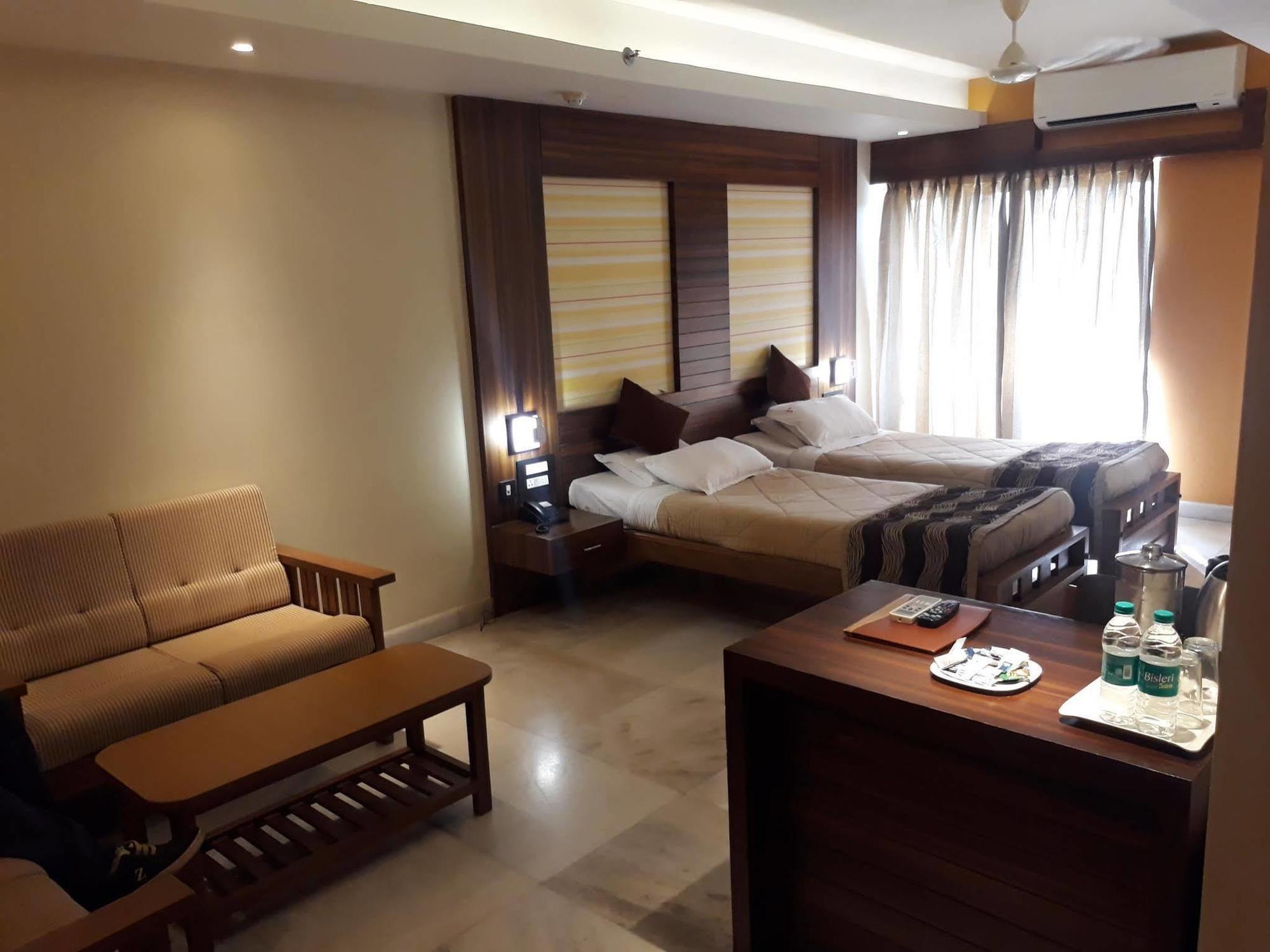 Hotel Madhuvan Serai Manipal Exterior foto