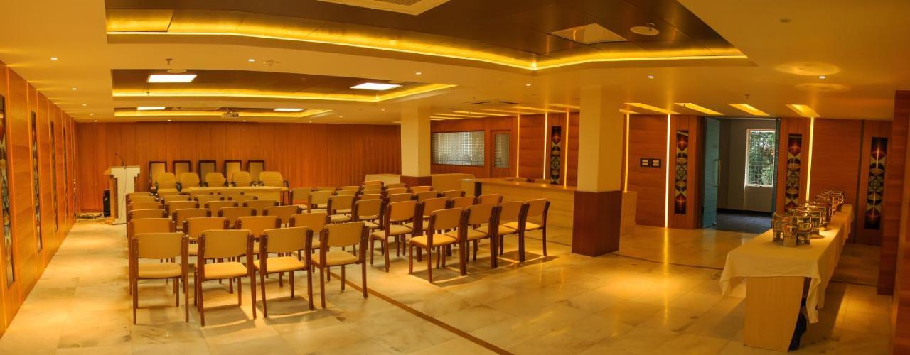 Hotel Madhuvan Serai Manipal Exterior foto